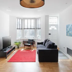 Clarence Square Apartment Brighton