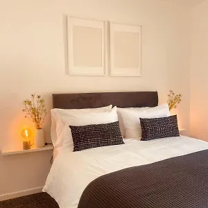 Spacious 2bed - 10 Mins To City - Free Parking Holiday home